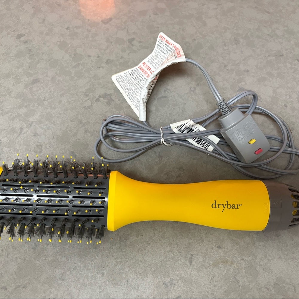 *LIKE NEW* Drybar Double Shot Blow-Dryer Brush